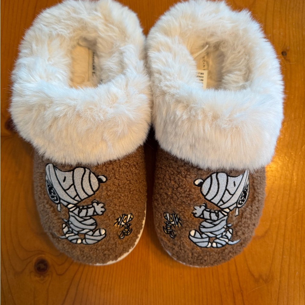 American Eagle Snoopy Peanuts Halloween Mummy Slippers Women Sz 7
